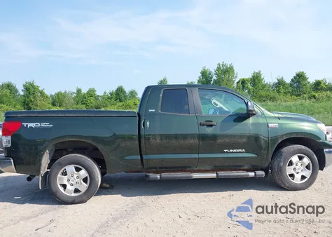 2010 Toyota Tundra Grade 5.7L V8 z USA, uszkodzony, nr VIN 5TFUY5F15AX137953